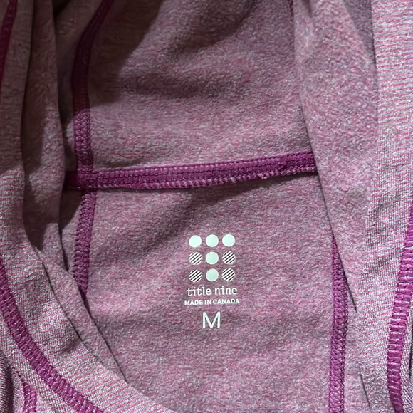 Athletic pullover - Picture 2 of 2